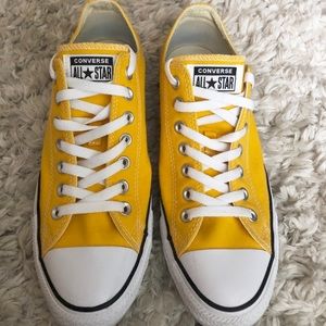 Yellow Converse worn once. Mens 9/Womens 11